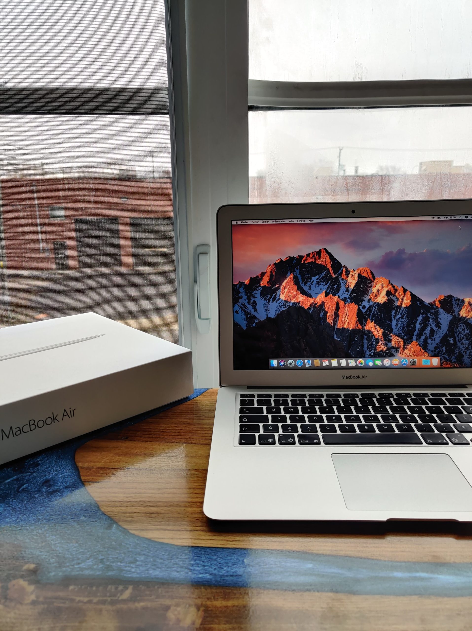 Amazon.ca Laptops: Early 2015 Apple MacBook Air with 1.6GHz