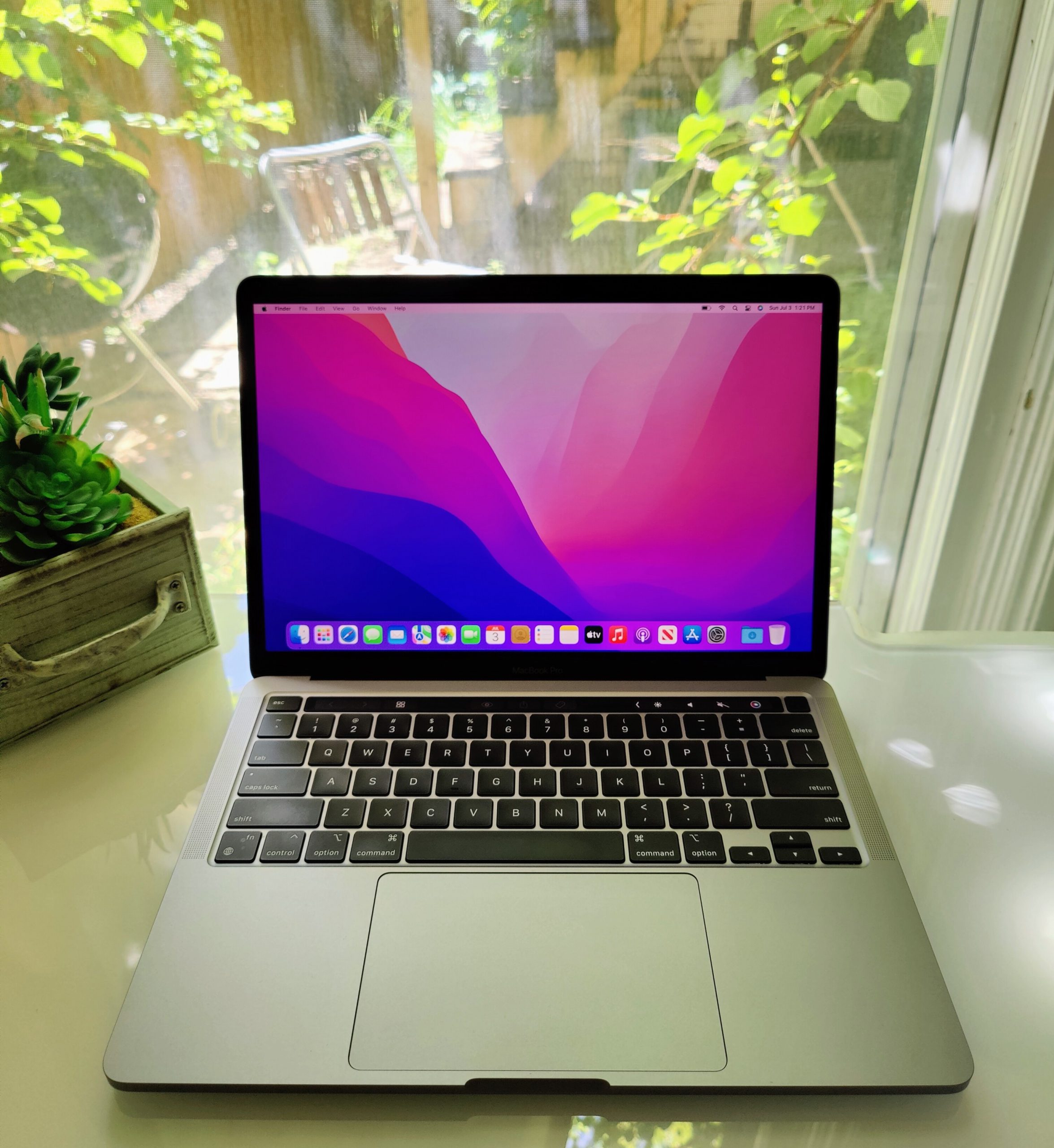MacBook本体 MacBook Pro (13-inch, M2, 2022) 2022 Apple MacBook Pro Laptop with Apple M2 chip (13-inch