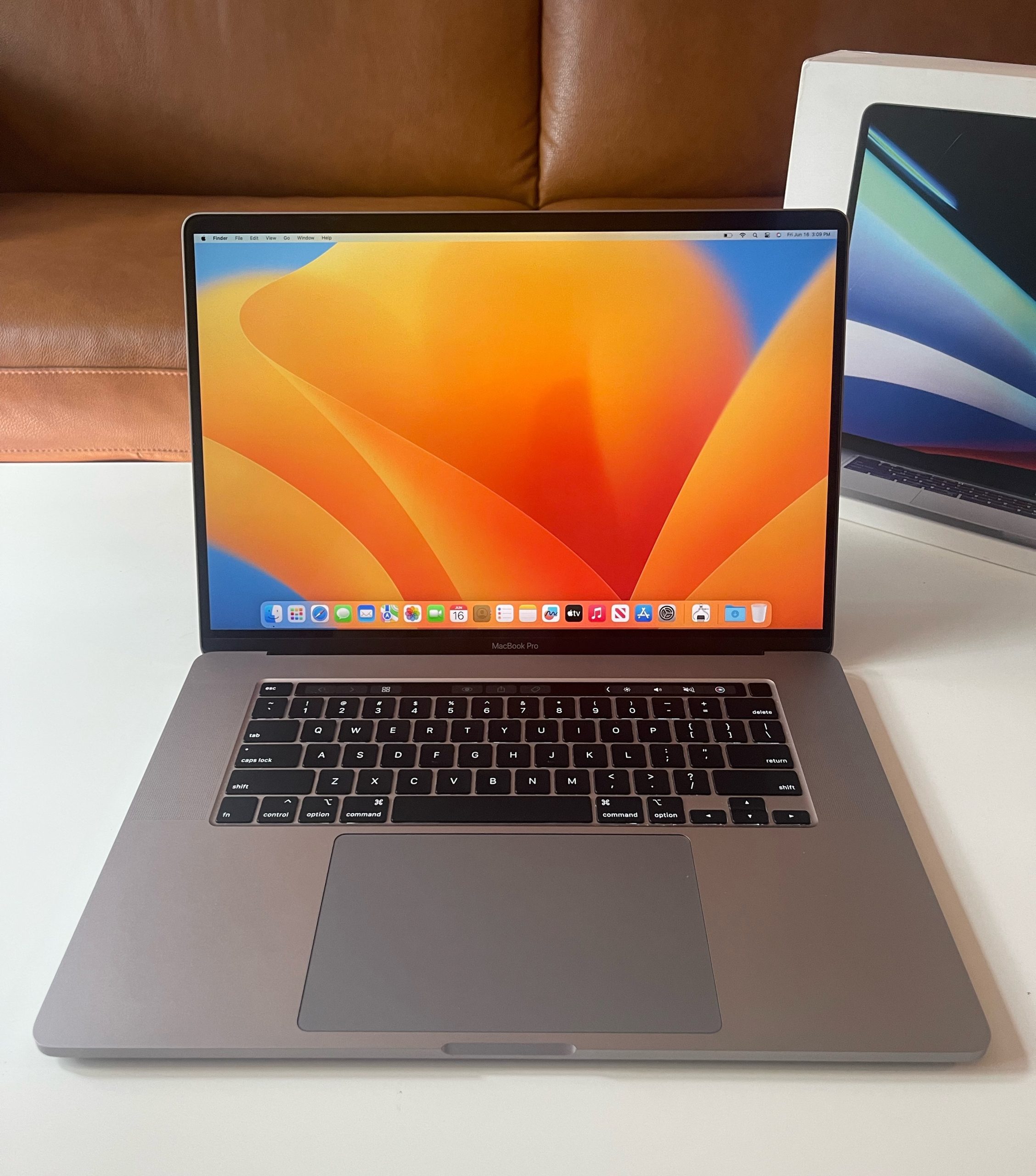MacBook Pro 2019 16インチ Core i9 1TB MacBook Pro (16-inch, 2019) - Technical Specifications